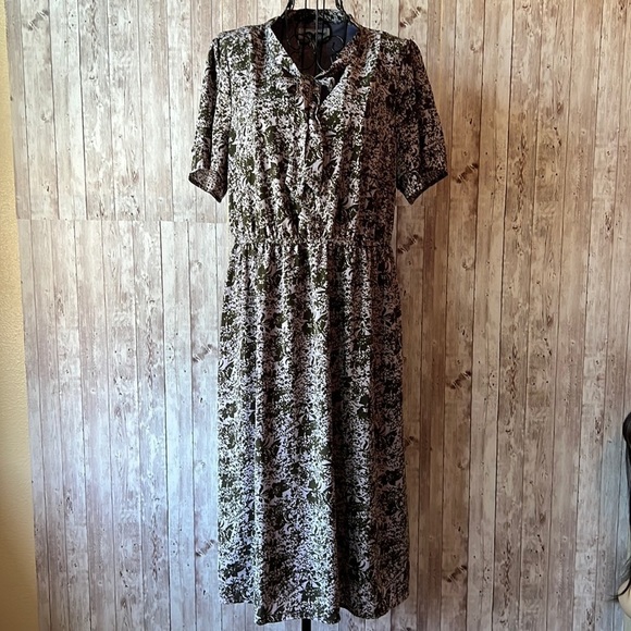 Piper & Scoot V-Neck Floral Dress - Picture 1 of 9